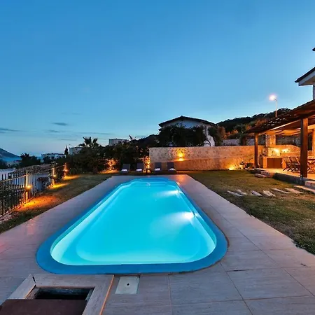 Location Zero To Meis In Вилла *